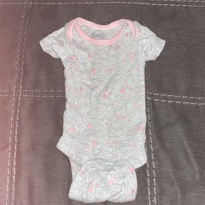 Newborn, short-sleeved onesies. Perfect for a newborn princess. Still like new!